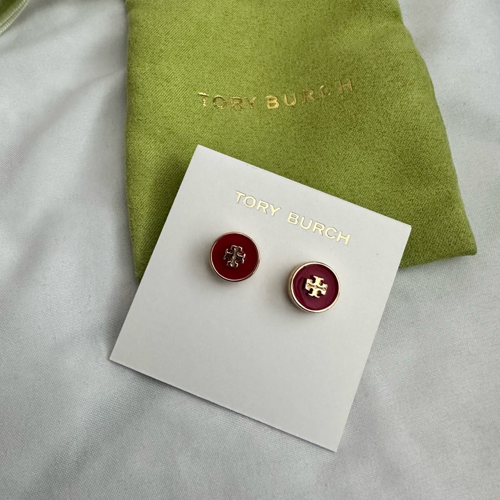 New TORY BURCH RED ENAMEL LOGO EARRINGS